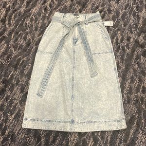 Jean skirt waist 27 length 29 inches